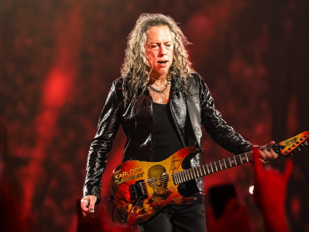 Metallica Python Metallica descends on Glendale for the first (of two nights) on its ...