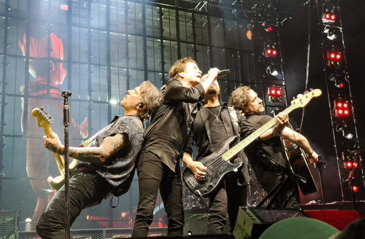Hot Night with Hot music by Train and Barenaked Ladies At Talking Stick Resort Amphitheatre